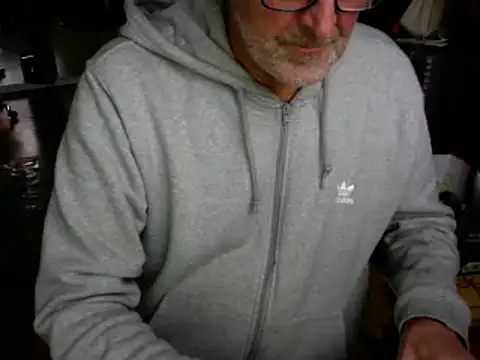 Traumsommer2 online show from December 2, 2024, 1:24 pm