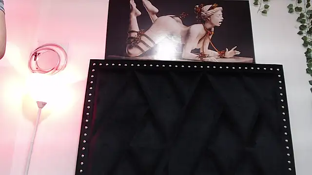 Naia x online show from January 30, 2025, 11:13 pm