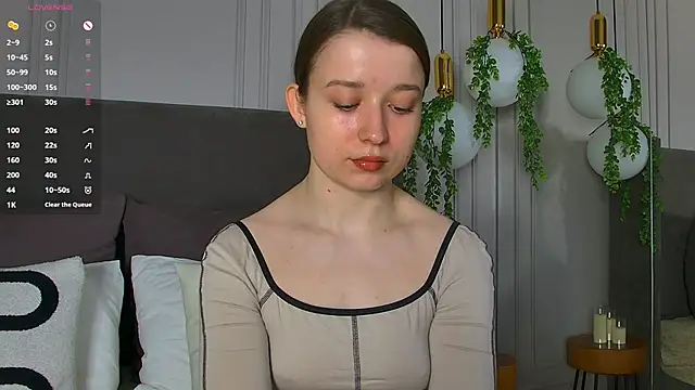 MichelleHaynes online show from March 18, 2025, 2:26 pm