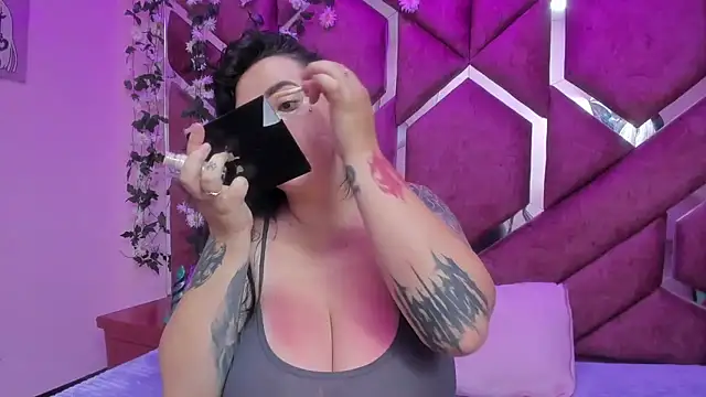 Victoria Rossy online show from February 24, 2026, 8:18 pm