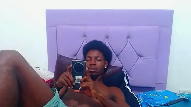 Snapshot of jaycolinss chatting on September 20, 2025, 11:28 pm jaycolinss online show from September 20, 2025, 11:28 pm