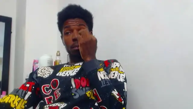 Snapshot of jaycolinss chatting on October 18, 2025, 11:55 am jaycolinss online show from October 18, 2025, 11:55 am