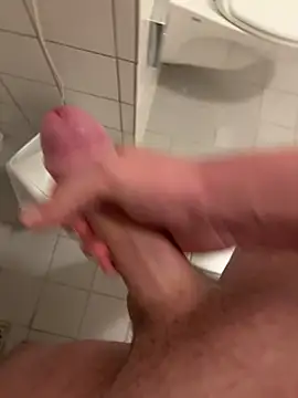 Snapshot of romanhrdcore chatting on February 18, 2025, 4:37 am romanhrdcore online show from February 18, 2025, 4:37 am