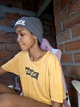 Snapshot of Luciia_cute chatting on September 13, 2025, 1:38 am Luciia cute online show from September 13, 2025, 1:38 am