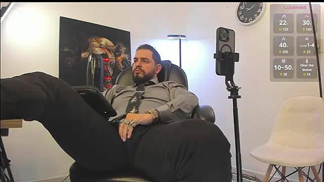 Ethan Castellano online show from November 17, 2025, 8:03 pm