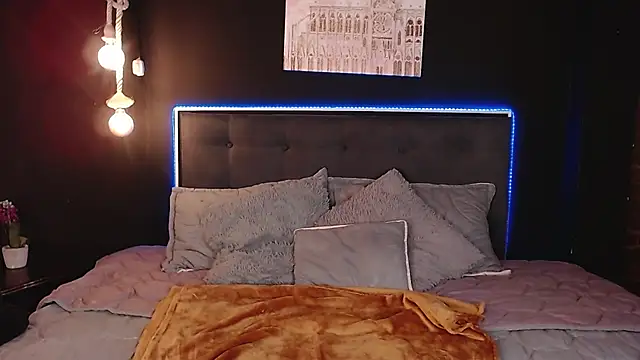 Snapshot of MIA_YOURHOTTIE chatting on December 8, 2024, 1:24 am MIA YOURHOTTIE online show from December 8, 2024, 1:24 am