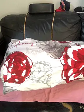 Snapshot of PervertPreggy chatting on December 10, 2024, 1:33 pm PervertPreggy online show from December 10, 2024, 1:33 pm