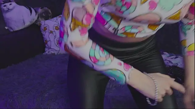 Snapshot of Kathleen_Meow chatting on February 14, 2025, 6:29 pm Kathleen Meow online show from February 14, 2025, 6:29 pm