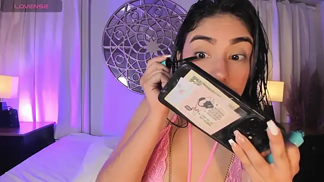 Snapshot of Belliinda_21 chatting on March 20, 2025, 6:53 pm Belliinda 21 online show from March 20, 2025, 6:53 pm