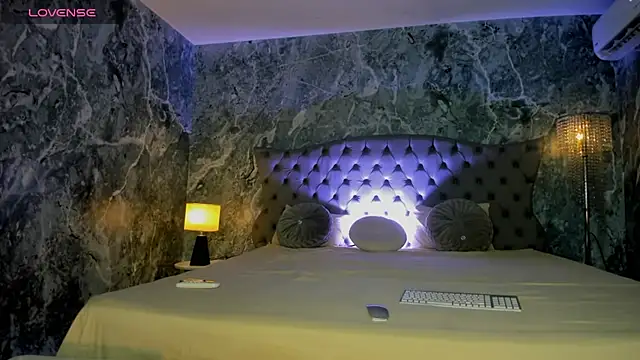 Snapshot of Belliinda_21 chatting on October 11, 2025, 8:18 pm Belliinda 21 online show from October 11, 2025, 8:18 pm