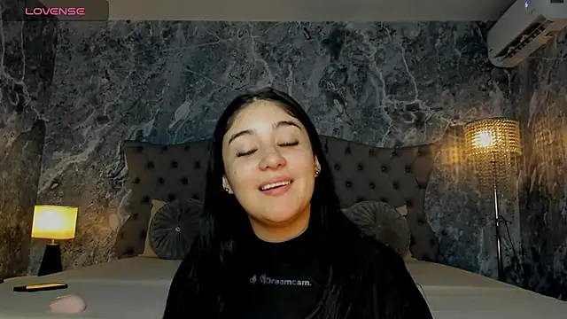 Snapshot of Belliinda_21 chatting on January 9, 2026, 7:04 pm Belliinda 21 online show from January 9, 2026, 7:04 pm