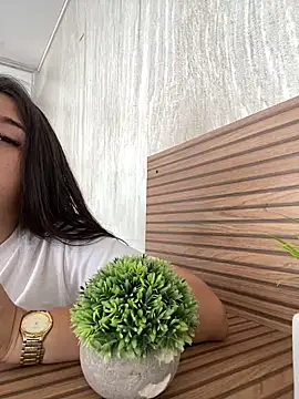 Belliinda 21 online show from April 15, 2026, 5:53 pm