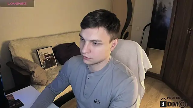 handsome guy01 online show from October 10, 2025, 7:02 pm