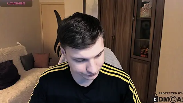 handsome guy01 online show from November 10, 2025, 5:17 am