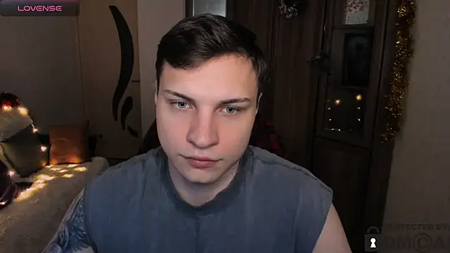 handsome guy01 online show from December 1, 2025, 6:40 am