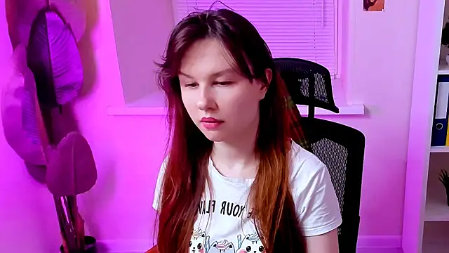 CarolGiggly online show from October 19, 2025, 12:17 pm