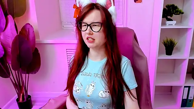 CarolGiggly online show from April 18, 2026, 7:07 pm