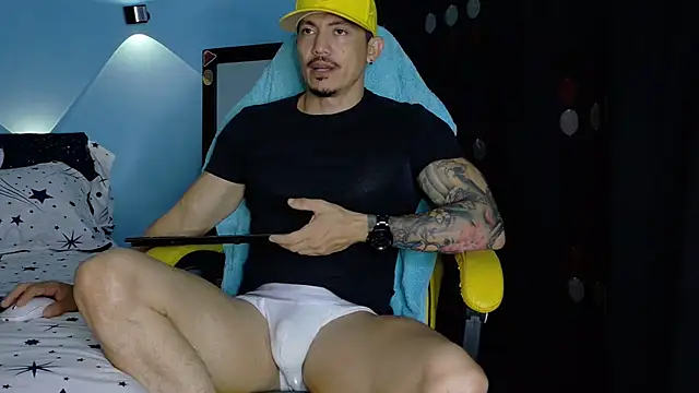 Snapshot of Alex_motta chatting on July 13, 2026, 3:42 am Alex motta online show from July 13, 2026, 3:42 am