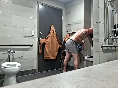 Snapshot of Cantufamily1979 chatting on October 30, 2025, 5:42 am Cantufamily1979 online show from October 30, 2025, 5:42 am