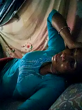 Hotty-dola online show from March 2, 2025, 9:42 am