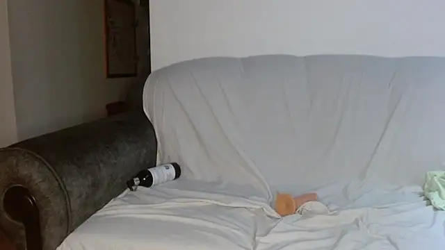 Snapshot of Vanessa_Aniston chatting on October 29, 2025, 11:12 am Vanessa Aniston online show from October 29, 2025, 11:12 am