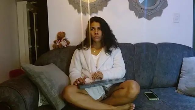 Vanessa Aniston online show from March 22, 2026, 1:42 am