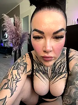 Snapshot of PalinaPr chatting on November 3, 2025, 11:55 am PalinaPr online show from November 3, 2025, 11:55 am