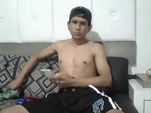 Snapshot of oiram27 chatting on October 7, 2025, 5:04 am oiram27 online show from October 7, 2025, 5:04 am