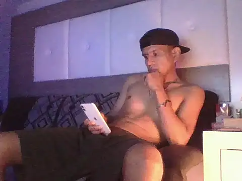 oiram27 online show from November 29, 2025, 6:49 am