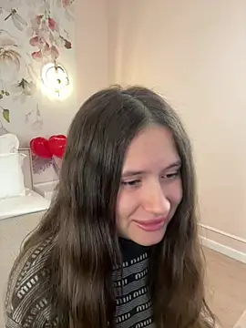 milaleoneli online show from February 18, 2026, 3:08 pm