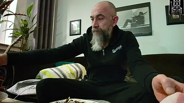 Kingsscepter online show from February 24, 2025, 8:47 pm