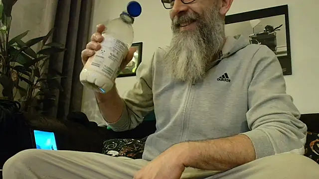 Kingsscepter online show from April 15, 2026, 7:58 pm