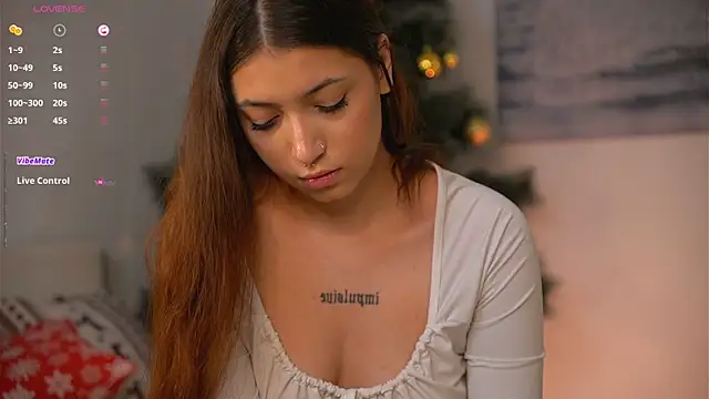 Snapshot of emilianorth_ chatting on December 10, 2024, 4:27 pm emilianorth online show from December 10, 2024, 4:27 pm