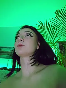 AveryWillow online show from November 19, 2025, 10:10 pm