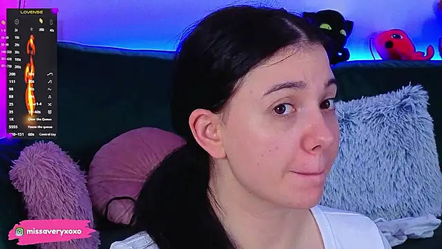 AveryWillow online show from March 21, 2026, 11:52 pm