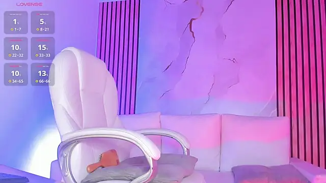 Snapshot of MiaCavallii_ chatting on September 18, 2025, 4:03 am MiaCavallii online show from September 18, 2025, 4:03 am