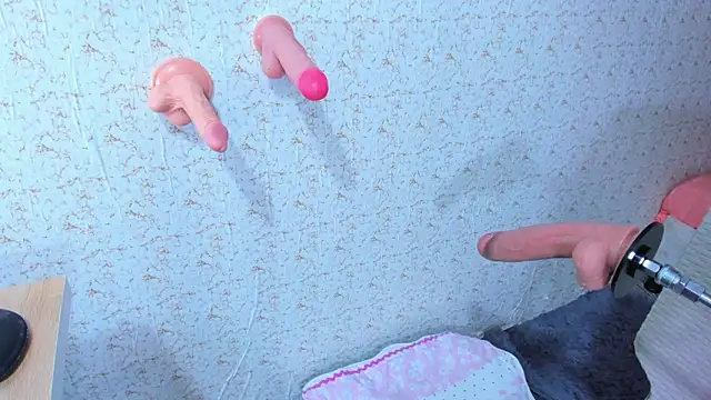 Snapshot of Elalove_ chatting on December 10, 2024, 3:41 am Elalove online show from December 10, 2024, 3:41 am