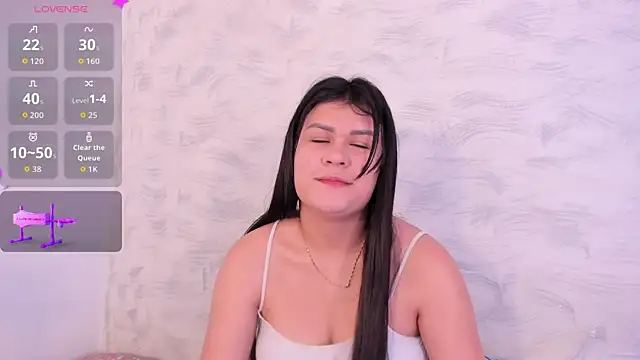 Snapshot of Elalove_ chatting on October 30, 2025, 8:27 am Elalove online show from October 30, 2025, 8:27 am