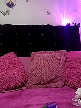 Hanna Kinsley online show from February 9, 2026, 12:47 am