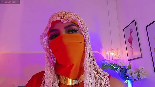 naomiii   online show from October 20, 2025, 11:54 am