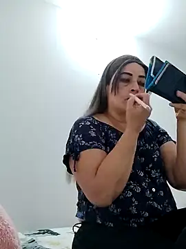 Snapshot of _Prinscarlet_ chatting on December 17, 2024, 10:43 pm Prinscarlet online show from December 17, 2024, 10:43 pm