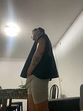 Snapshot of LCarreraa chatting on March 1, 2025, 4:37 am LCarreraa online show from March 1, 2025, 4:37 am