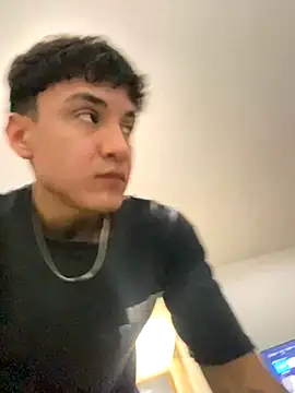 Snapshot of LCarreraa chatting on November 6, 2025, 1:39 am LCarreraa online show from November 6, 2025, 1:39 am