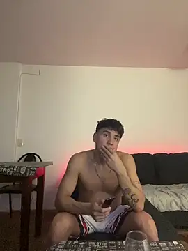 Snapshot of LCarreraa chatting on February 10, 2026, 1:21 am LCarreraa online show from February 10, 2026, 1:21 am