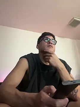 Snapshot of LCarreraa chatting on February 22, 2026, 12:45 am LCarreraa online show from February 22, 2026, 12:45 am