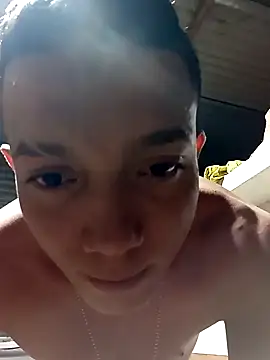 Snapshot of tayson_ chatting on January 27, 2025, 12:33 am tayson online show from January 27, 2025, 12:33 am