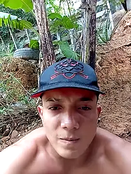 Snapshot of tayson_ chatting on February 13, 2025, 3:46 pm tayson online show from February 13, 2025, 3:46 pm