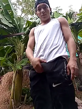 Snapshot of tayson_ chatting on March 3, 2025, 11:44 am tayson online show from March 3, 2025, 11:44 am