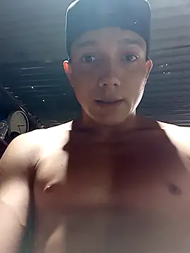 Snapshot of tayson_ chatting on March 5, 2025, 6:01 pm tayson online show from March 5, 2025, 6:01 pm