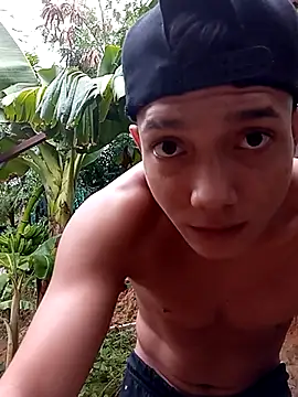 Snapshot of tayson_ chatting on March 18, 2025, 11:52 am tayson online show from March 18, 2025, 11:52 am